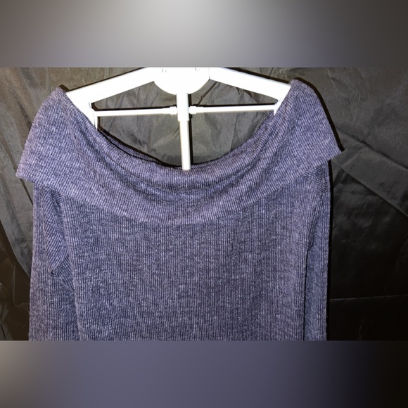 Elegant Navy Blue Women's Sweater - Picture 4 of 6